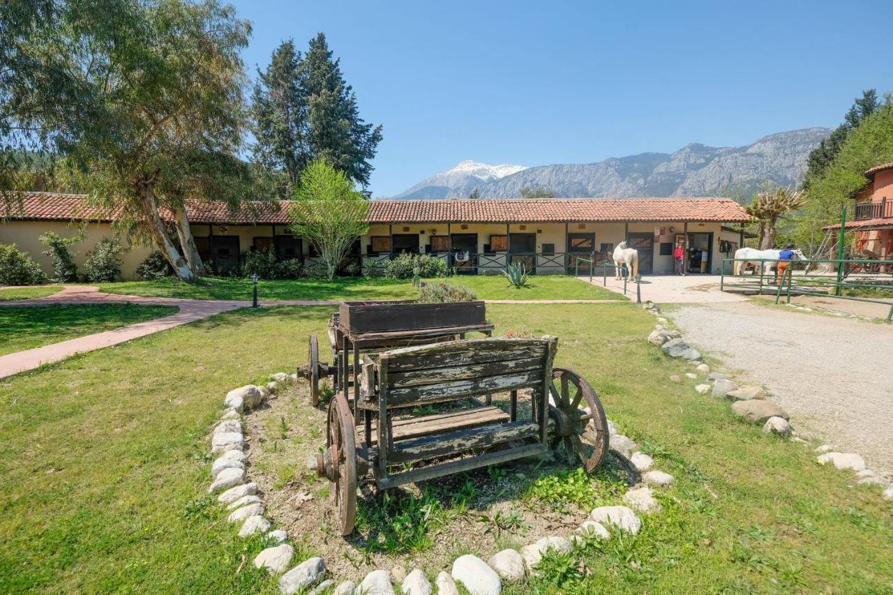 Hotel Berke Ranch&Nature เกเมร์ ภายนอก รูปภาพ
